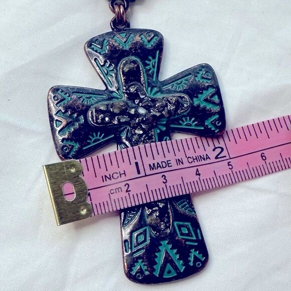 Western Cross Pendant Necklace and Earring Set - Picture 6 of 10